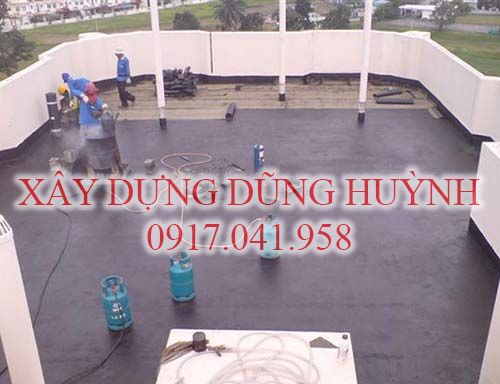 tiến hành chống thấm sàn mái