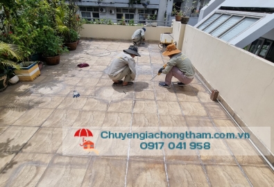 Bơn keo Epoxy chít khe ron gạch  nhà 12 Nguyễn Thị Minh Khai, Q1